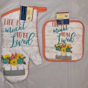 3PC Set Kitchen Oven Mitt & 2 Pot Holders - Life Is Meant To Be Lived